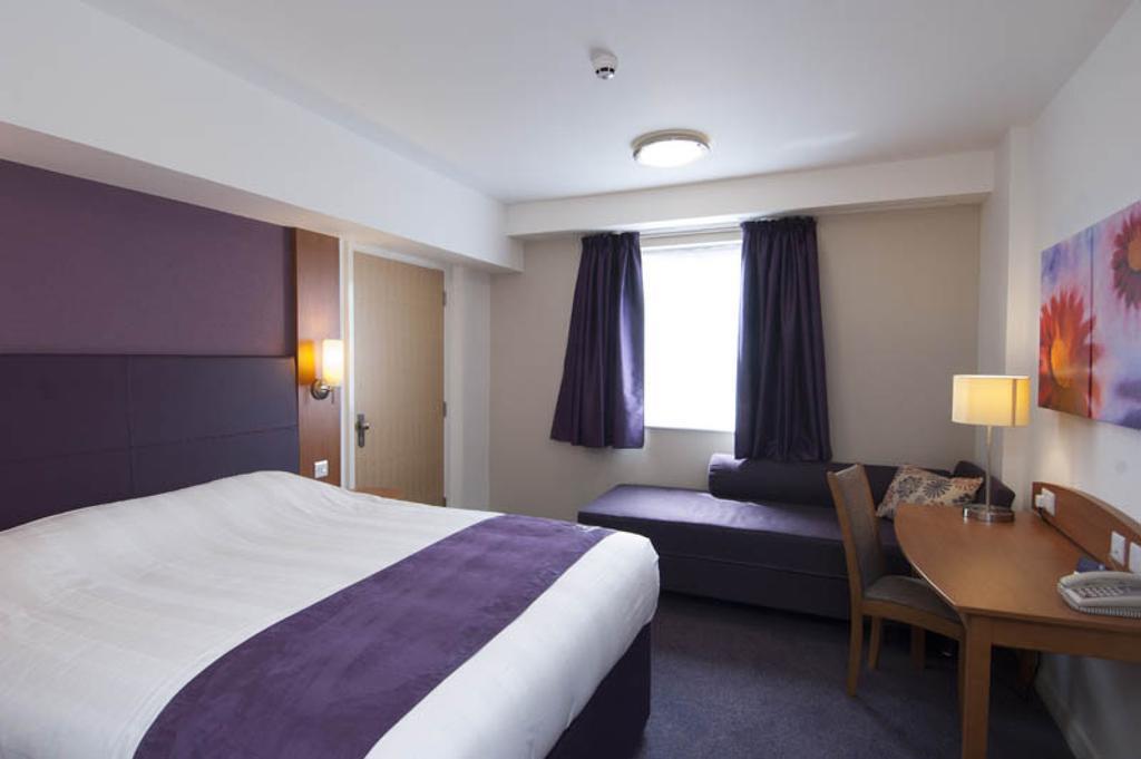 Premier Inn Southsea Portsmouth Room photo