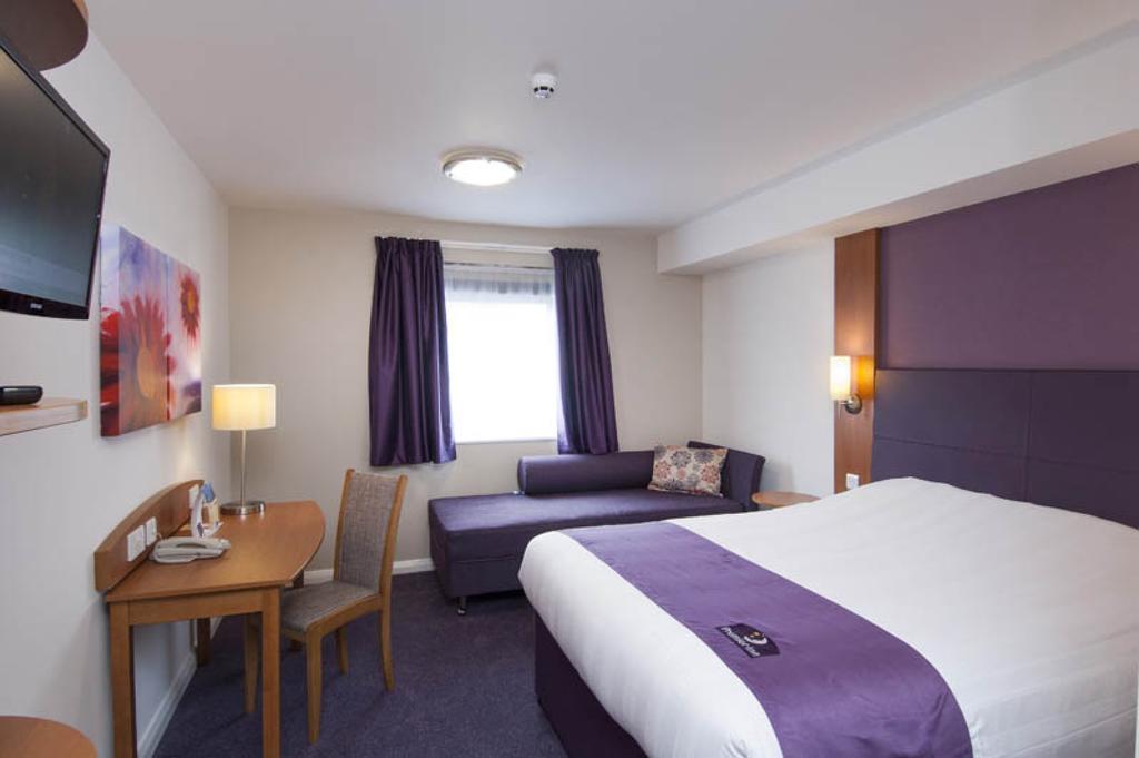 Premier Inn Southsea Portsmouth Room photo