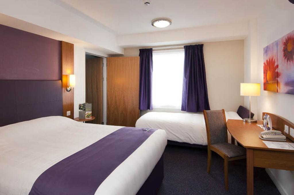 Premier Inn Southsea Portsmouth Room photo