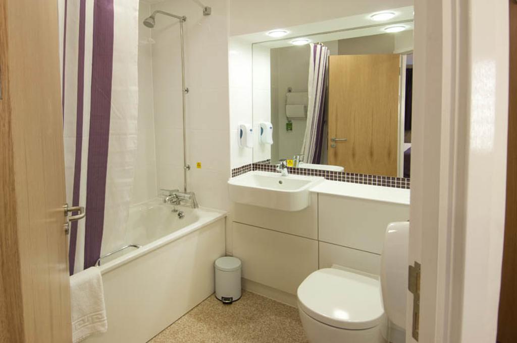 Premier Inn Southsea Portsmouth Room photo